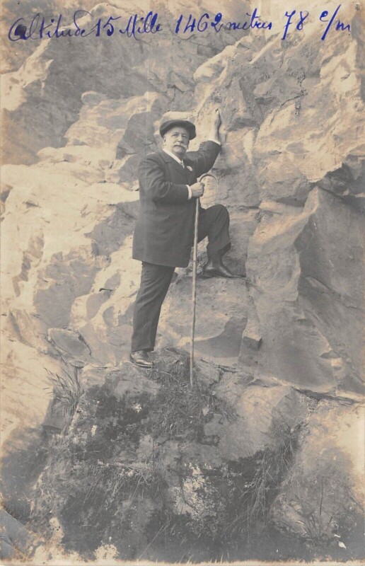 Carte postale ancienne Carte Photo au verso A.candie Photo Des Thermes Loures Barbazan