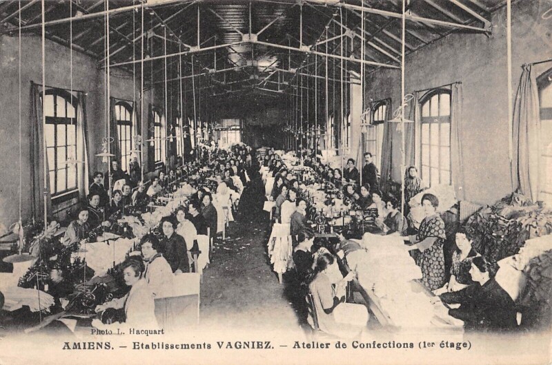 Carte postale ancienne Amiens Ets Vagniez Atelier De Confections 1er Etage (cliché rare à Amiens