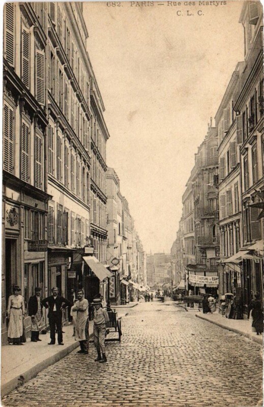 Carte postale ancienne Rue des Martyrs à Paris 18e