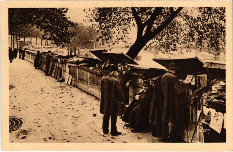Carte postale ancienne Paris Petits Metiers les Bouquinistes à Paris 4e