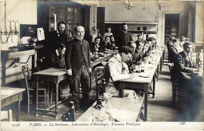 Carte postale ancienne Paris 5e la Sorbonne Laboratoire d'Histologie Travaux Pratiques à Paris 5e