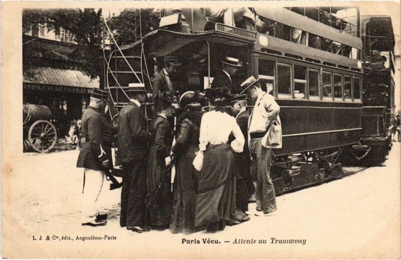 Carte postale ancienne Paris Vecu. Attente au Tramway
