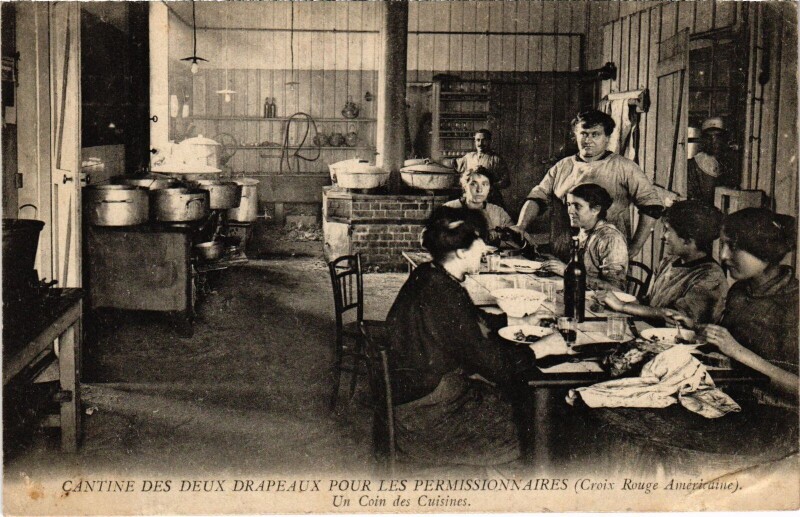 Carte postale ancienne Paris Red-Cross Croix Rouge Cantine des 2 Drapeaux