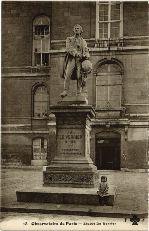 Carte postale ancienne Observatoire de Paris - Statue Le Verrier à Paris 14e