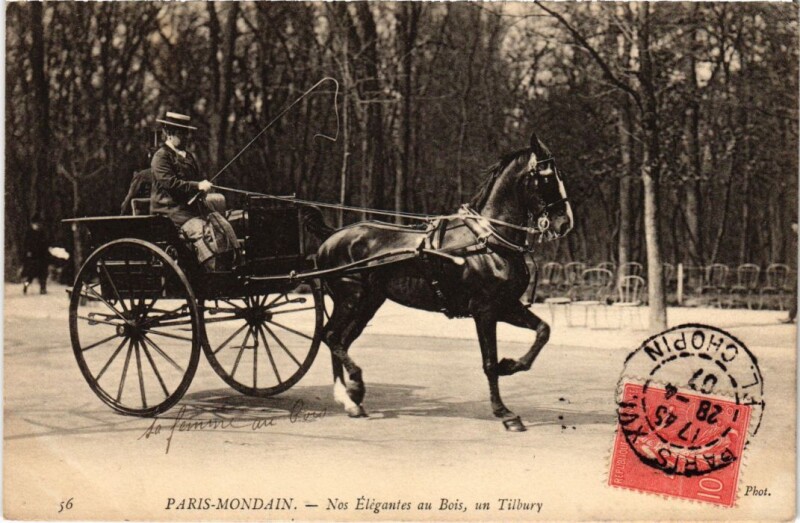 Carte postale ancienne Paris-Mondain - Nos Elégantes au Bois, un Tilbury à Paris 16e