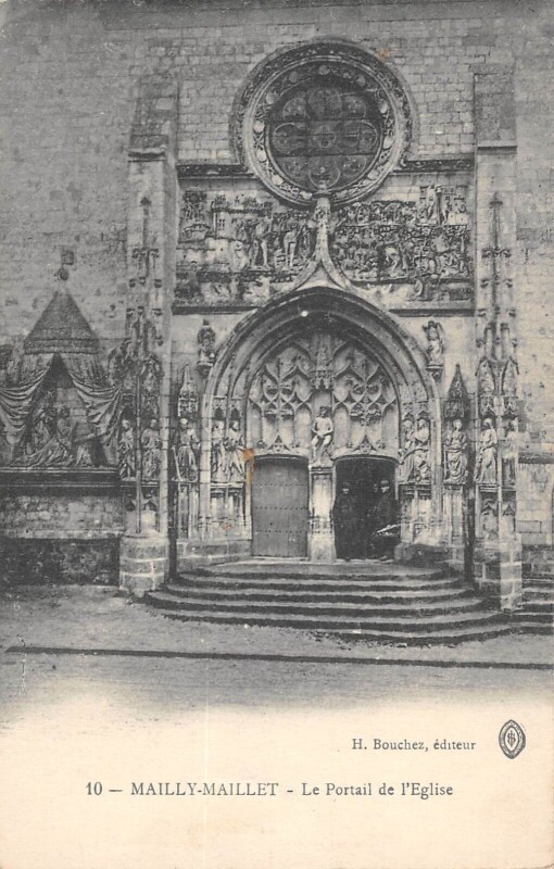 Carte postale ancienne Mailly Maillet Le Portail De L'Glise à Mailly-Maillet