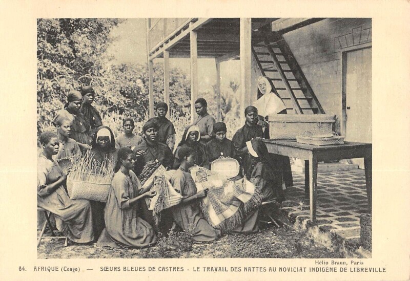 Carte postale ancienne Afrique Soeurs Bleues De Castres Le Travail Des Nattes Au Noviciat Indige à Castres
