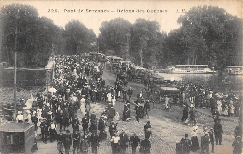 Carte postale ancienne Pont De Suresnes Retour Des Courses à Suresnes