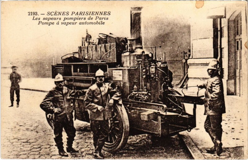 Carte postale ancienne Les sapeurs pompiers de Paris - Pompe à vapeur automobile