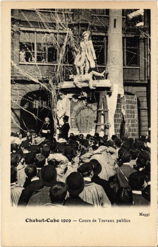 Carte postale ancienne Paris 3e Ecole Centrale Chahut Cube 1909 Cours de Travaux Pulics à Paris 3e