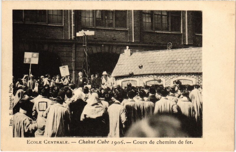 Carte postale ancienne Paris 3e Ecole Centrale Chahut Cube 1906 Cours de chemins de fer à Paris 3e