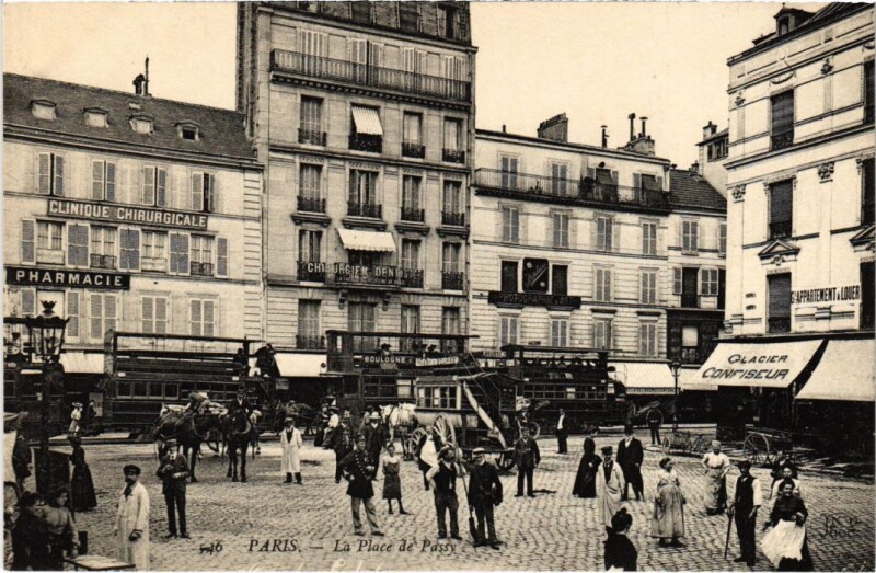 Carte postale ancienne La Place de Passy à Paris 16e