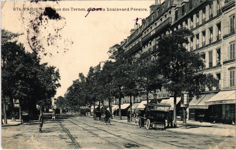 Carte postale ancienne Avenue des Ternes, prise du boulevard Péreire à Paris 17e