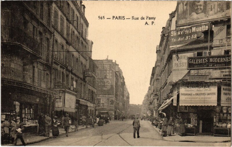 Carte postale ancienne Rue de Passy à Paris 16e
