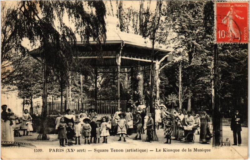 Carte postale ancienne Square Tenon - Le Kiosque de la Musique à Paris 20e