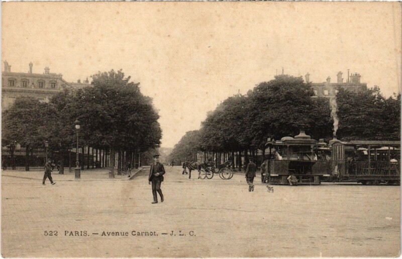 Carte postale ancienne Avenue Carnot à Paris 17e
