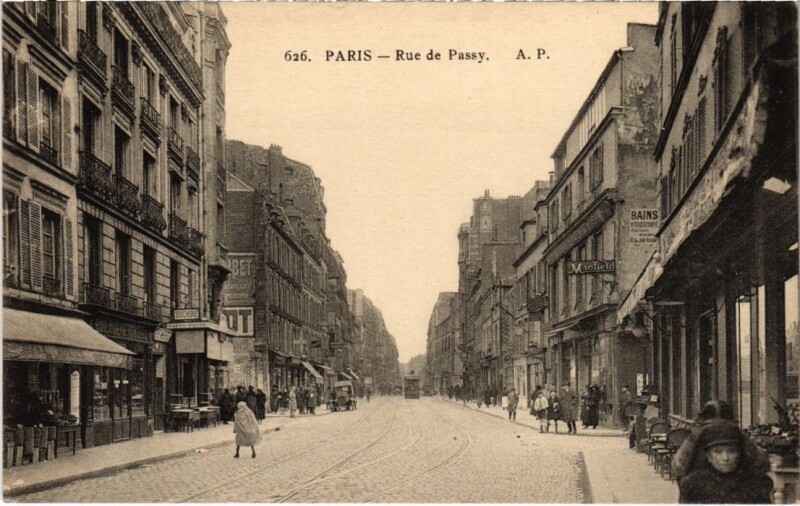 Carte postale ancienne Rue de Passy à Paris 16e