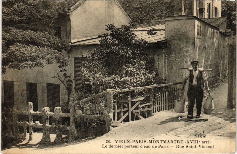 Carte postale ancienne Le dernier porteur d'eau de Paris - Rue Saint-Vincent à Paris 18e