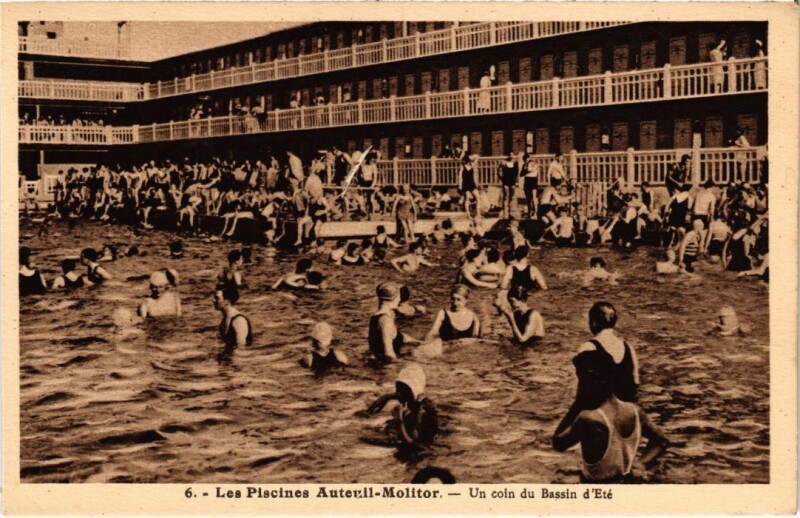 Carte postale ancienne Les Piscines Auteuil Molitor - Un coin du Bassin d'Eté à Paris 16e
