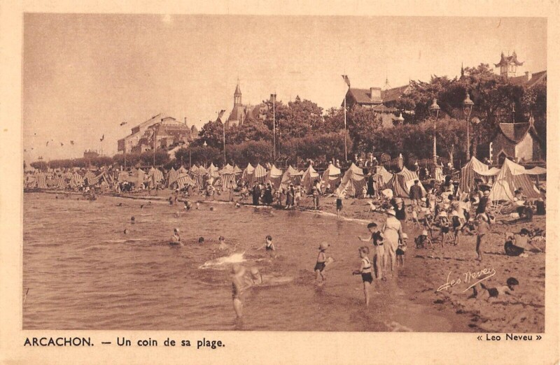 Carte postale ancienne Arcachon Un Coin De Sa Plage à Arcachon