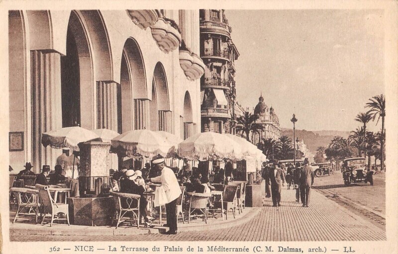Carte postale ancienne Nice La Terrasse Du Palais De La Mediterranee