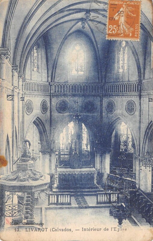 Carte postale ancienne Livarot Interieur De L'Eglise