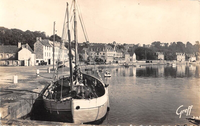 Carte postale ancienne Perroc Guirec Le Port