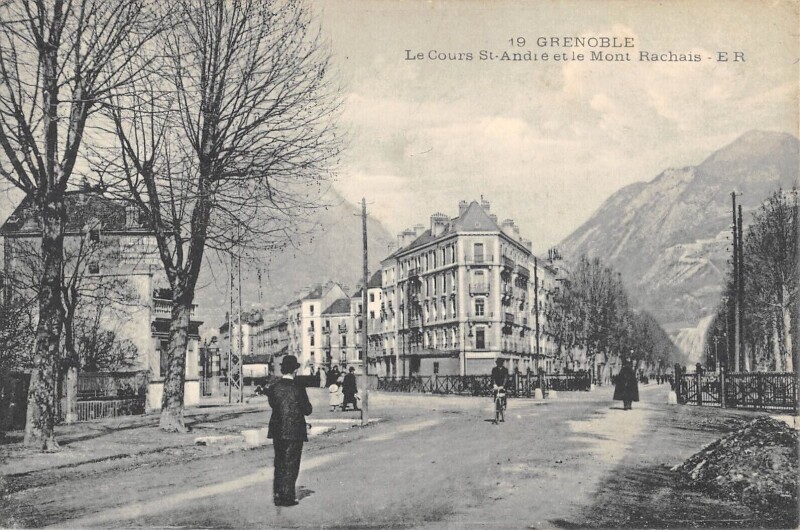 Carte postale ancienne Grenoble Le Cours Saint-Andre Et Mont Rachais à Grenoble