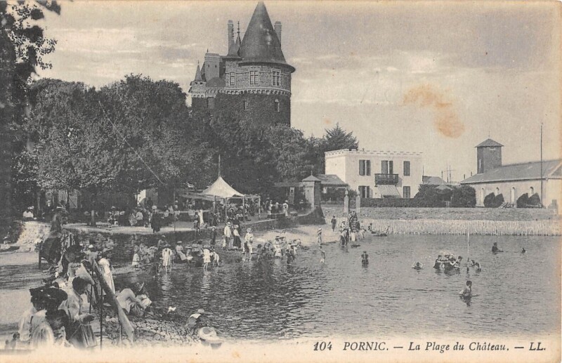 Carte postale ancienne Pornic La Plage Du Chateau à Pornic