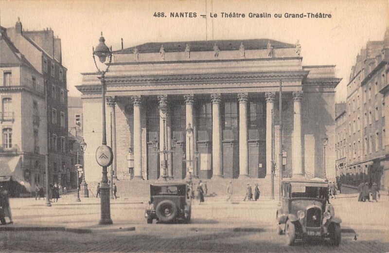 Carte postale ancienne Nantes Le Theatre Graslin Ou Grand Theatre à Nantes