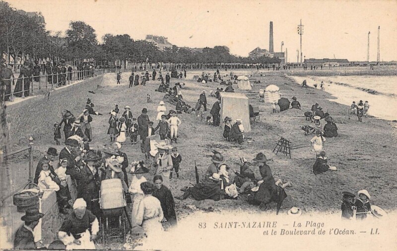 Carte postale ancienne Saint Nazaire La Plage Et Boulevard De L'Ocean à Saint-Nazaire
