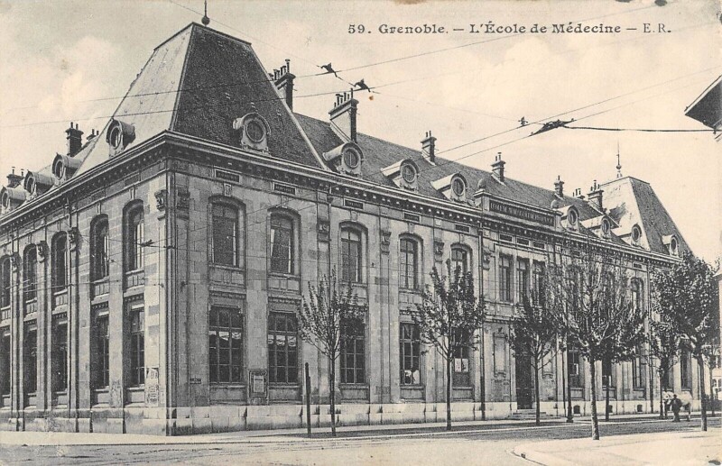 Carte postale ancienne Grenoble L'Ecole De Medecine à Grenoble