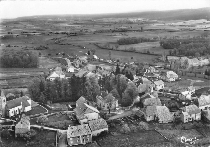 Carte postale ancienne Vers En Montagne Vue Panoramique Aerienne à Vers-en-Montagne
