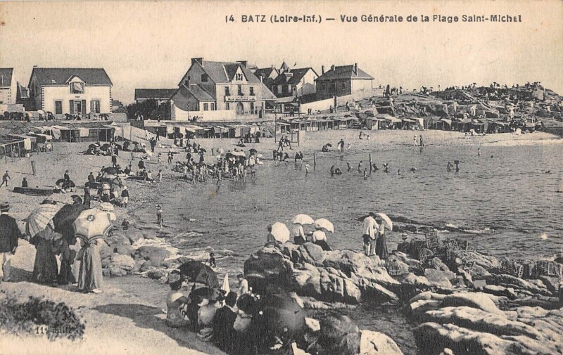 Carte postale ancienne Batz Vue Generale De La Place Saint Michel