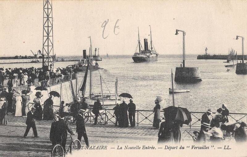 Carte postale ancienne Saint Nazaire La Nouvelle Entree Depart Du Versailles à Saint-Nazaire