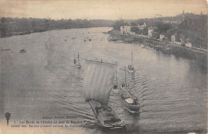 Carte postale ancienne Bords Erdre Jour De Regates Defile Yachts Passant Devant La Jonneliere