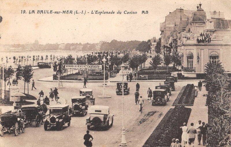 Carte postale ancienne La Baule Sur Mer Esplanade Du Casino