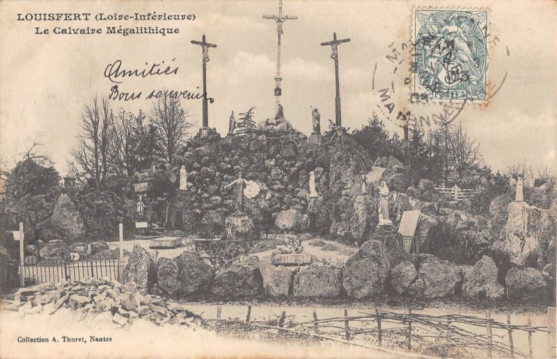 Carte postale ancienne Louisfert Le Calvaire Megalithique à Louisfert