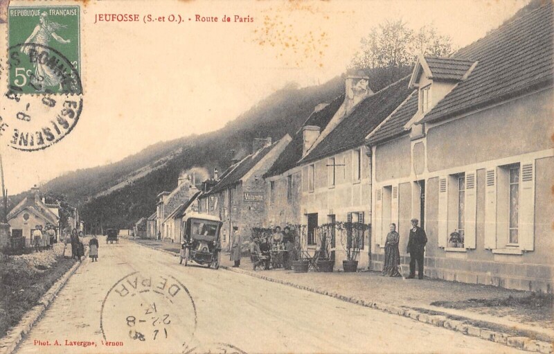 Carte postale ancienne Jeufosse Route De Paris