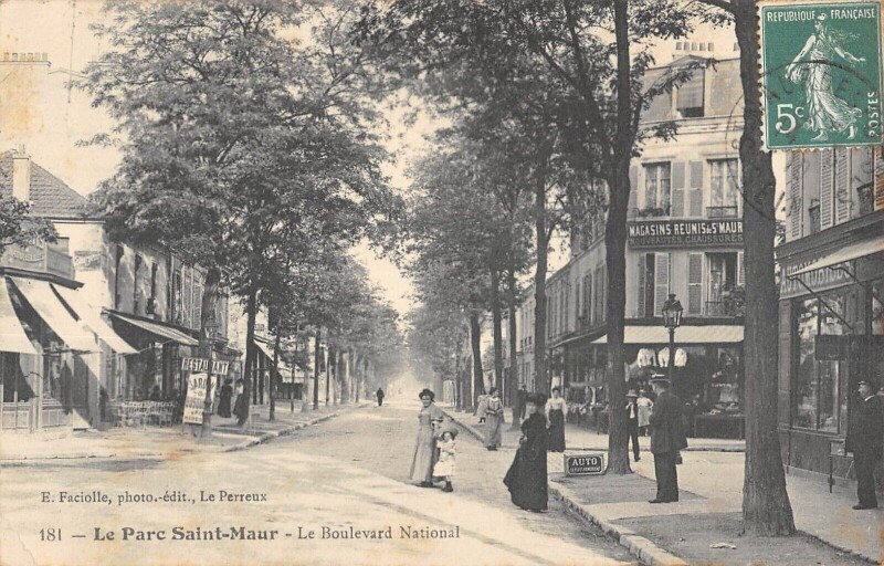 Carte postale ancienne Le Parc Saint Maur Le Boulevard National