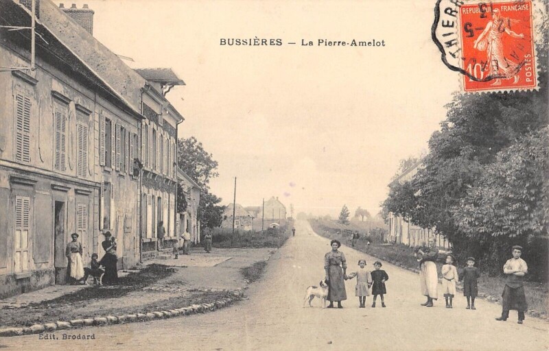 Carte postale ancienne Bussieres La Pierre Amelot
