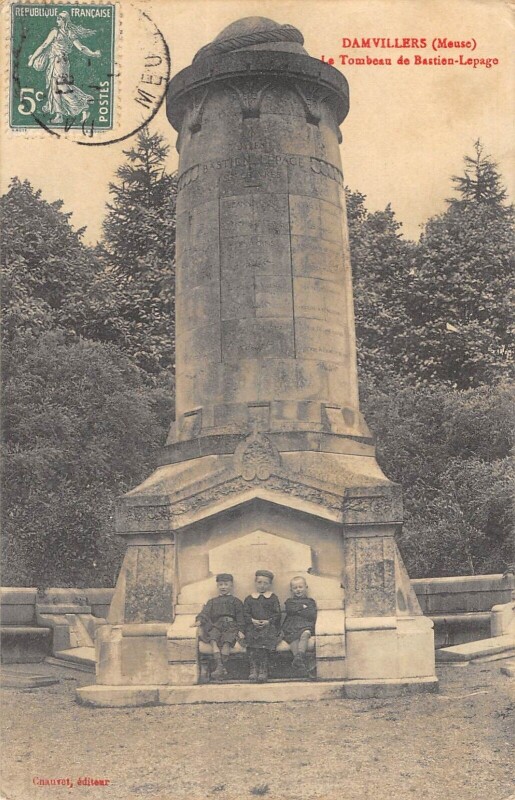 Carte postale ancienne Damvillers Le Tombeau De Bastien Lepage à Damvillers