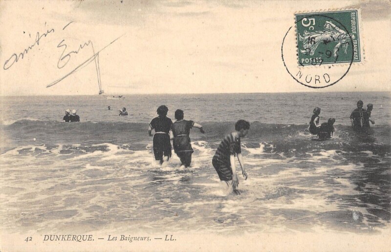 Carte postale ancienne Dunkerque Baigneurs à Dunkerque