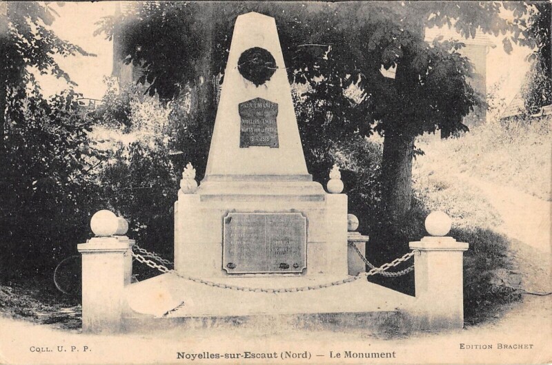 Carte postale ancienne Noyelles Sur Escaut Le Monument à Noyelles-sur-Escaut