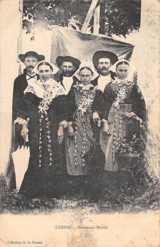 Carte postale ancienne Carnac Nouveaux Maries à Carnac