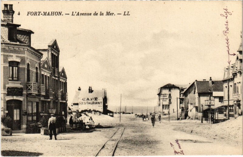 Carte postale ancienne Fort-Mahon-Plage L'Avenue de la Mer à Fort-Mahon-Plage
