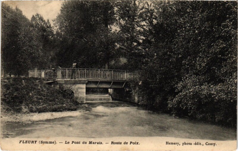 Carte postale ancienne Fleury Le Pont du Marais - Route de Poix à Fleury