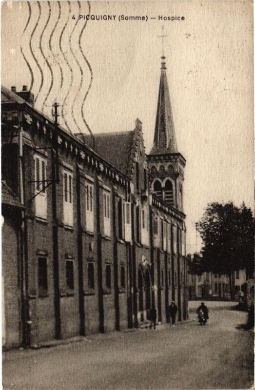 Carte postale ancienne Picquigny Hospice à Picquigny