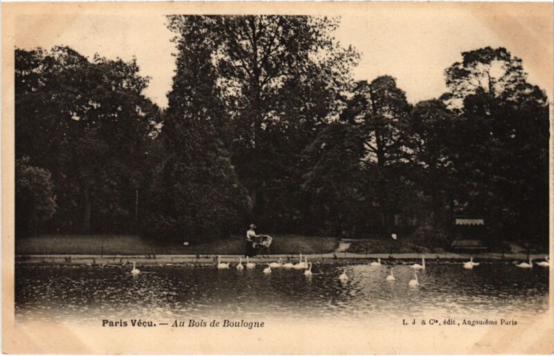 Carte postale ancienne Au Bois de Boulogne à Paris 16e