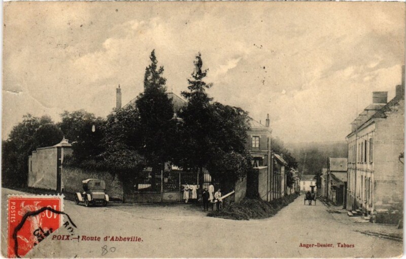 Carte postale ancienne Poix-de-Picardie Route d'Abbeville à Abbeville